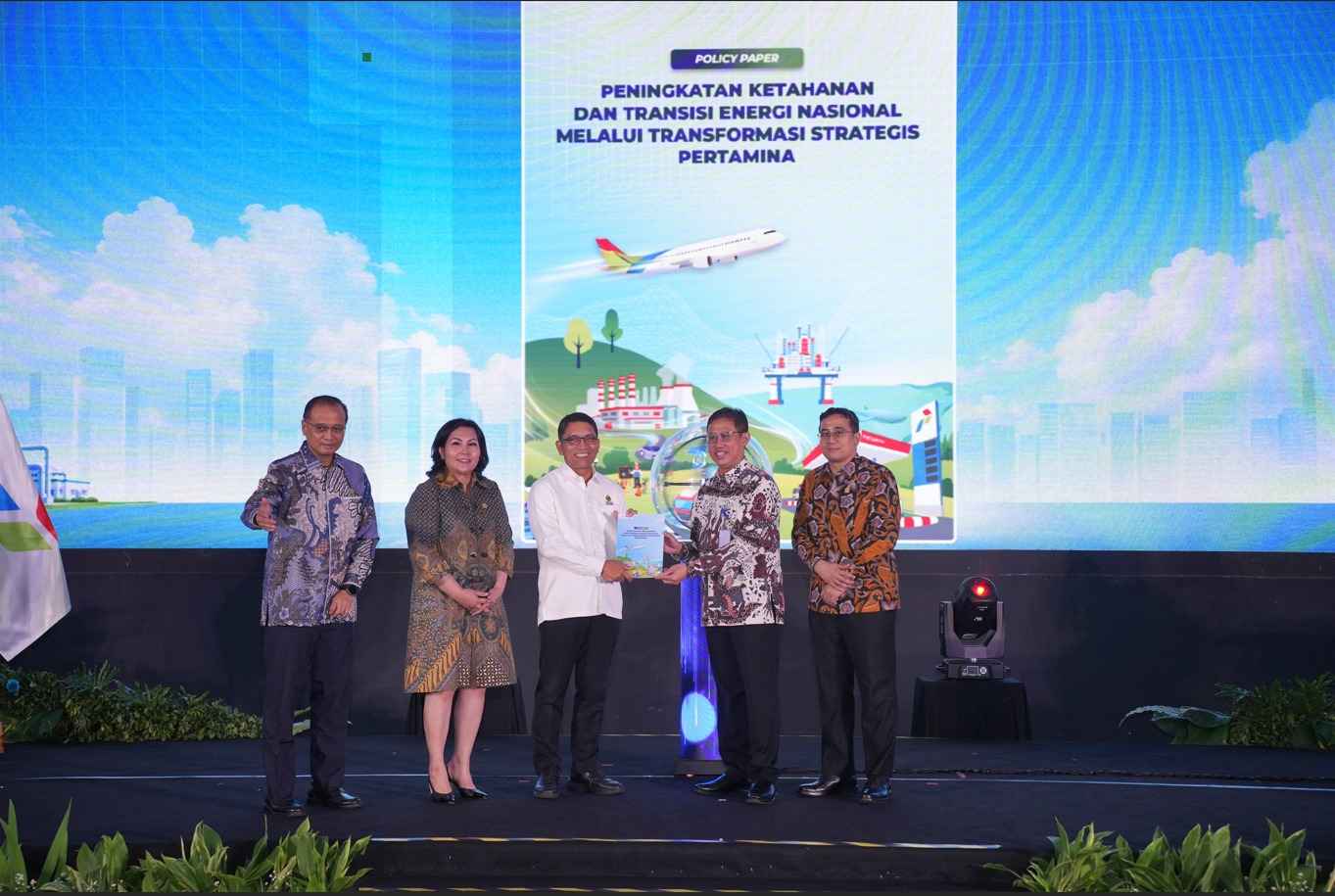Sokoguru policy forum bedah strategi penguatan ketahanan dan transisi energi nasional 1 11zon