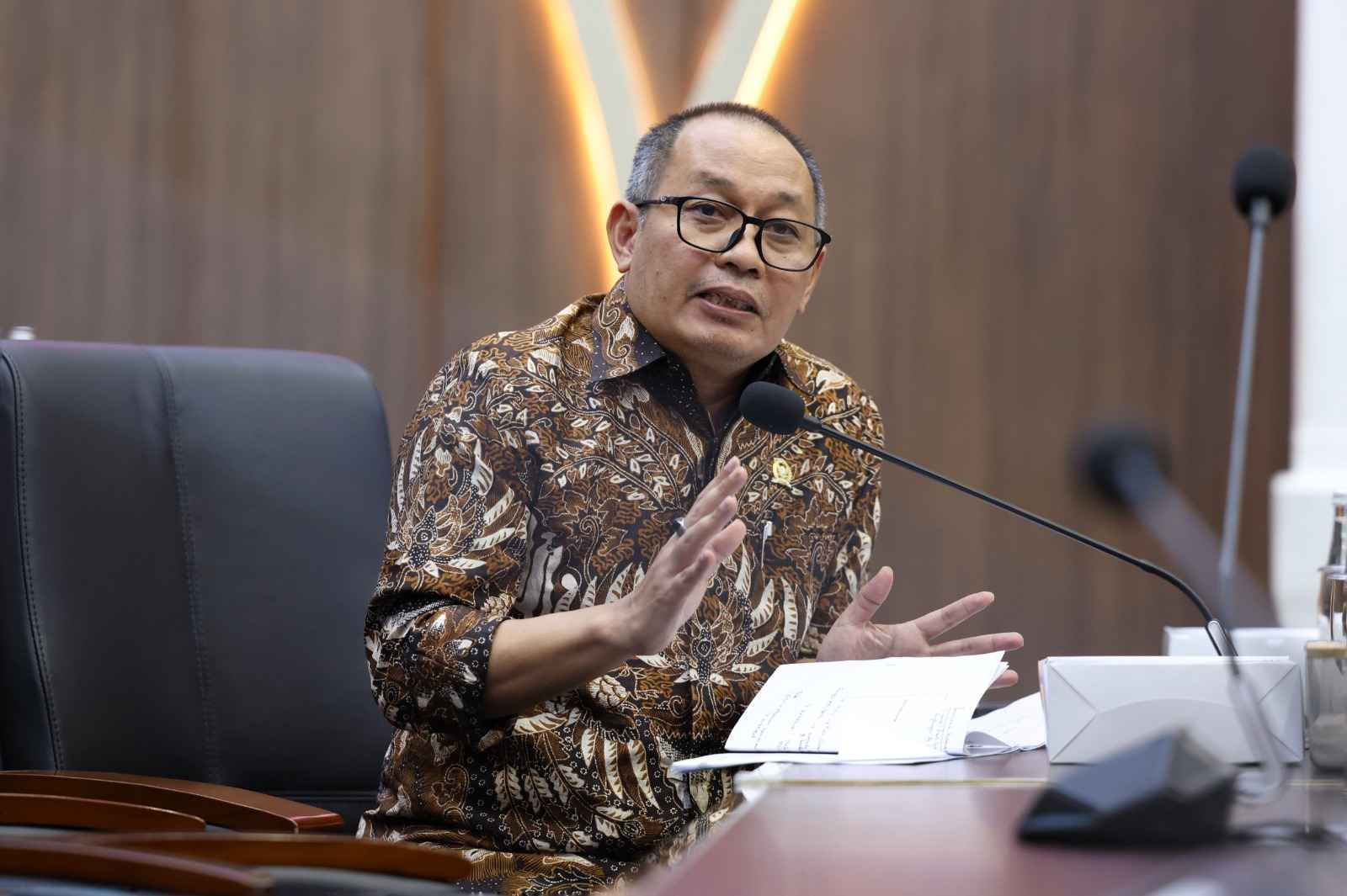 Anggota Badan Legislasi Baleg DPR RI Sofwan Dedi dalam Rapat Kerja Baleg DPR RI bersama Kementeria20260615191115 11zon