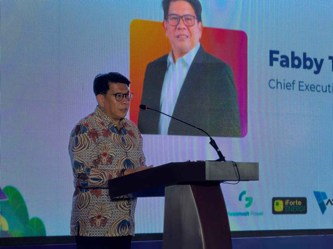 Fabby Tumiwa CEO IESR dalam Pembukaan dan Sesi Day 2 Indonesia Solar Summit 2026 11zon